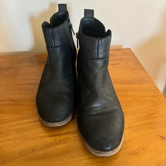 NWOT Lucky Brand Leather Boot - Picture 2 of 5